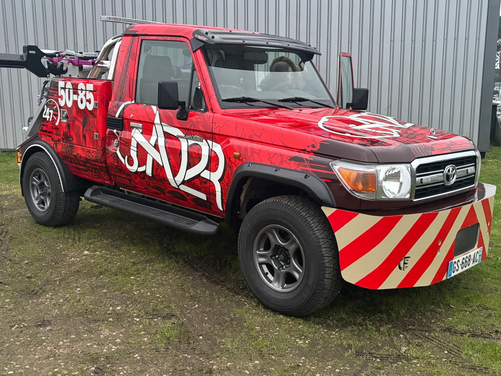 Dépanneuse en action